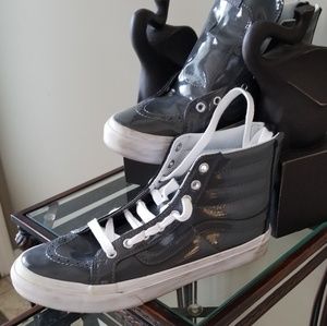 VANS "Off the Wall" Hi-Top sneakers